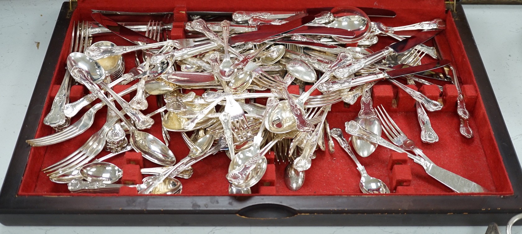 A modern canteen of Kings pattern plated flatware